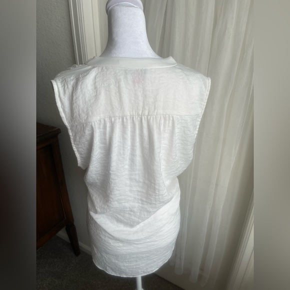 Vince Camuto Classic White Blouse - Picture 2 of 4
